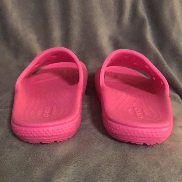 CROCS Classic Slides Taffy/ Bright Pink‎ Sandals/ Women's Size J6 - Picture 6 of 8
